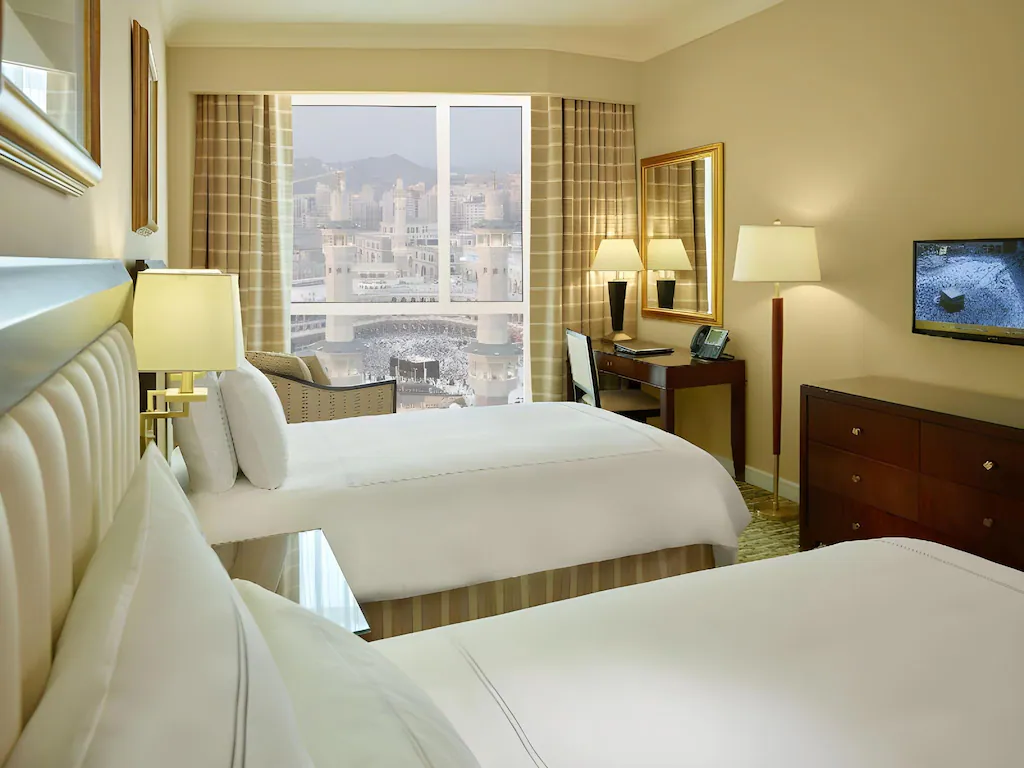 b733095b9e500e180752bf895b5ff985